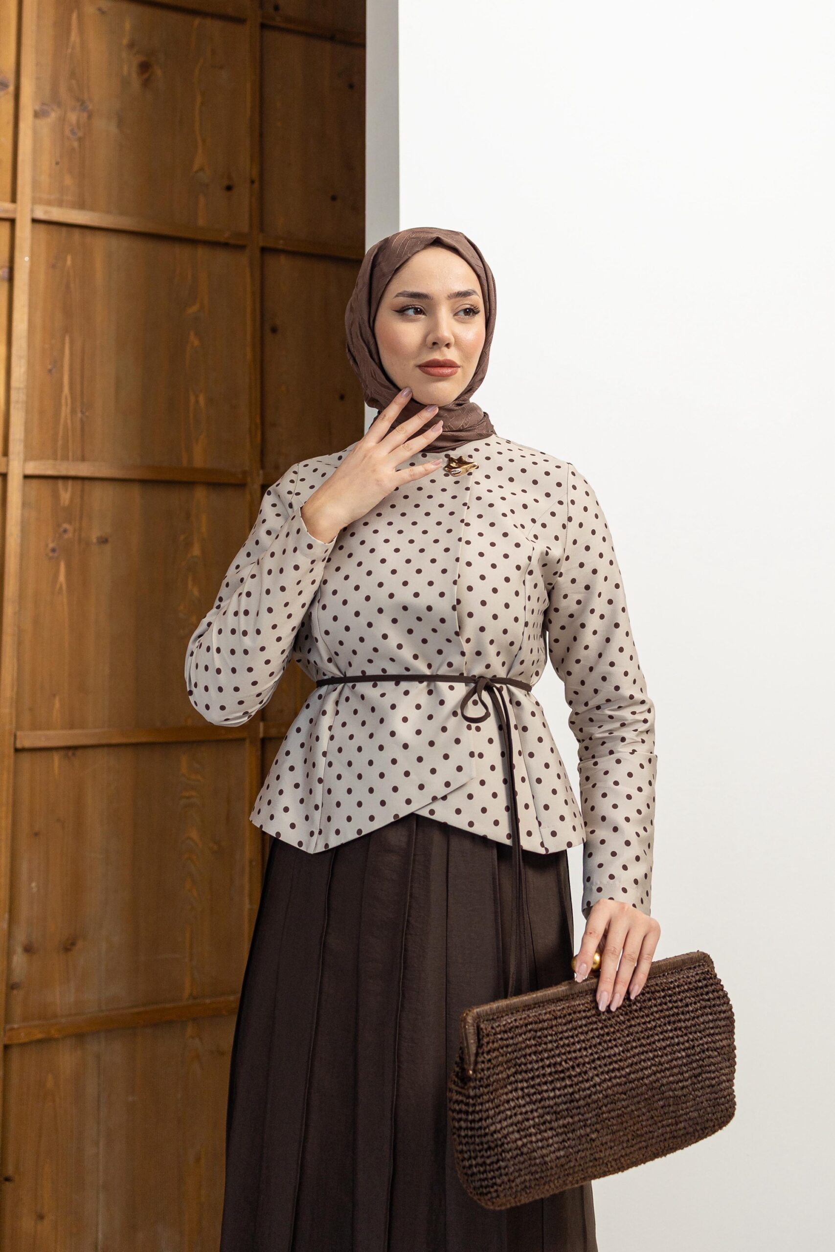 2475db6d-9b90-4c44-949d-ceac089d4ba7 طقم تنوره - الصورة 1